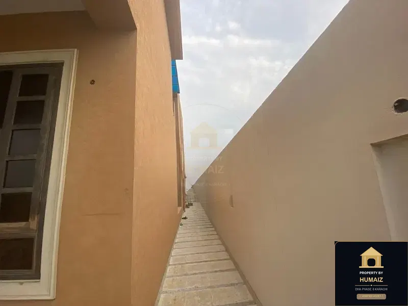 300 Sq. Yd. 4-Bedroom Luxury Villa (Basement, 4 Bath, Residence 5) in Khayaban-e-Sahil For Sale in DHA Phase 8 Karachi — Photograph 10