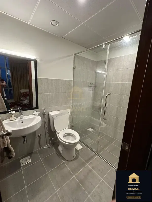 3-Bedroom Luxury Apartment (Sea Facing, 4 Bath, Suite 10) at Pearl Towers For Rent in DHA Phase 8 Karachi — Photograph 10