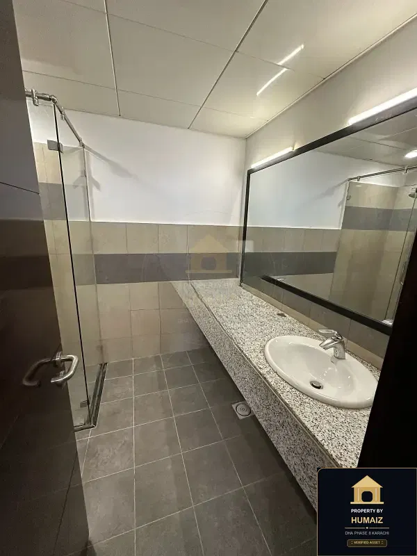 2-Bedroom Luxury Apartment (Sea Facing, 3 Bath, Suite 4) at Reef Towers For Sale in DHA Phase 8 Karachi — Photograph 12