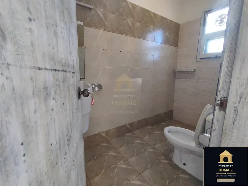 3-Bedroom Upper/Lower Portion (3 Bath, Unit 10) in DHA Phase 8 For Rent in DHA Phase 8 Karachi — Photograph 4