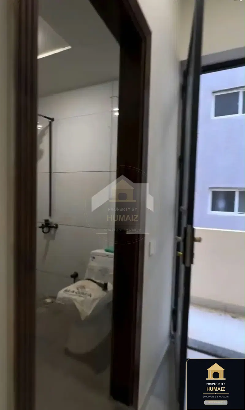 3-Bedroom Luxury Apartment (Brand New, 3 Bath, Suite 17) on Al-Murtaza Commercial For Rent in DHA Phase 8 Karachi — Photograph 2