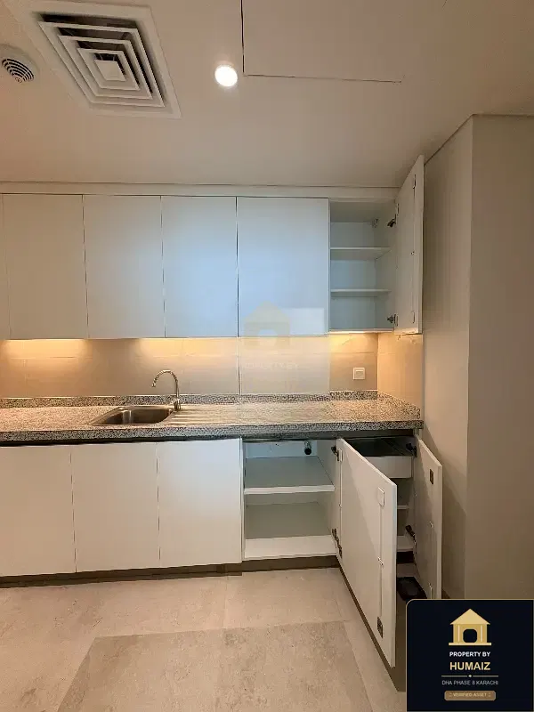 2-Bedroom Luxury Apartment (Sea Facing, 3 Bath, Suite 24) at The Views For Rent in DHA Phase 8 Karachi — Photograph 5