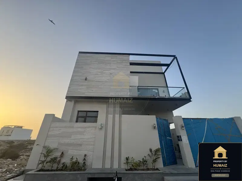 300 Sq. Yd. 5-Bedroom Luxury Villa (Basement, 6 Bath, Residence 8) in Khayaban-e-Sahil For Sale in DHA Phase 8 Karachi — Photograph 3