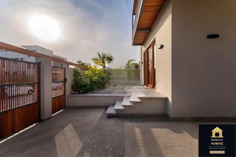500 Sq. Yd. 6-Bedroom Luxury Villa (Private Pool, 6 Bath, Residence 3) in DHA Phase 8 For Sale in DHA Phase 8 Karachi — Photograph 12