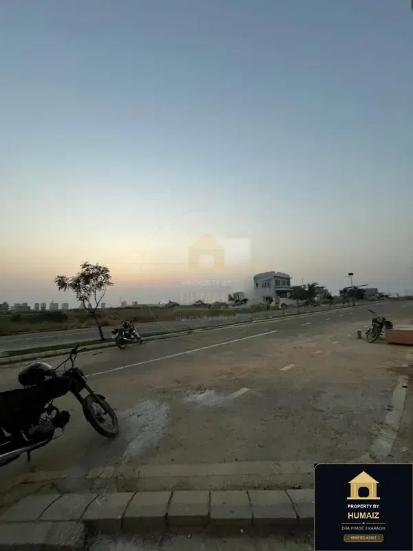 200 Sq. Yd. Commercial Building in Khayaban-e-Faisal For Sale in DHA Phase 8 Karachi — Photograph 3