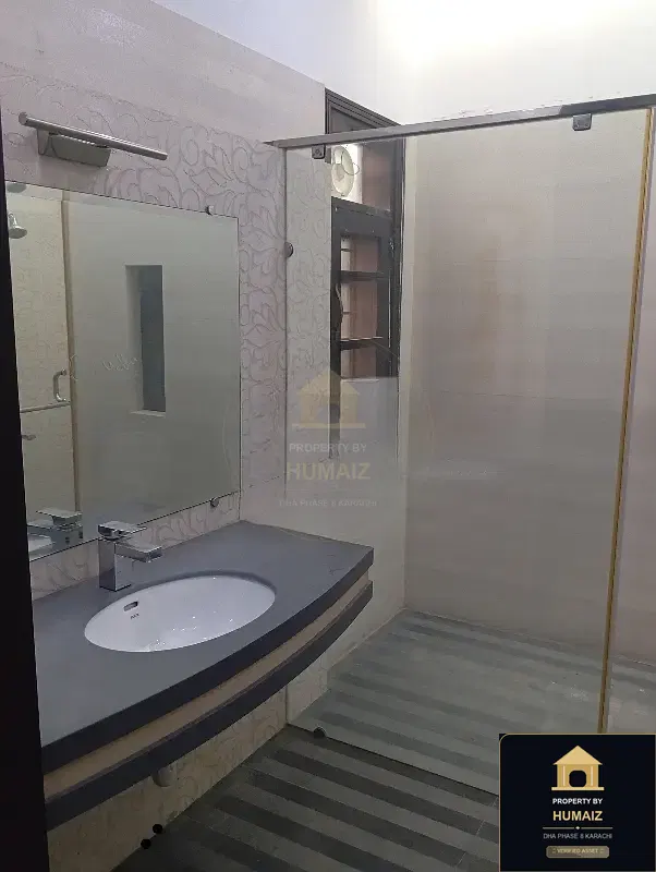 3-Bedroom Upper/Lower Portion (4 Bath, Unit 3) in DHA Phase 8 For Rent in DHA Phase 8 Karachi — Photograph 4
