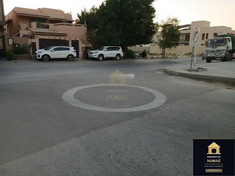 178 Sq. Yd. Commercial Retail Shop on Al-Murtaza Commercial For Sale in DHA Phase 8 Karachi — Photograph 5
