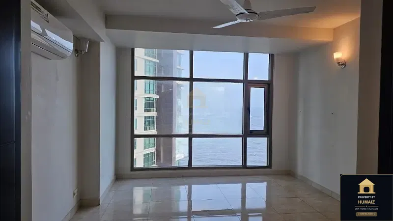 2-Bedroom Luxury Apartment (Sea Facing, 4 Bath, Suite 1) at Pearl Towers For Sale in DHA Phase 8 Karachi — Photograph 7